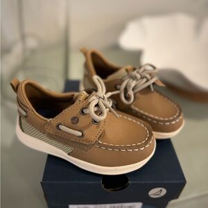 Brand new Sperry Plushwave Jr/tan toddler loafers
